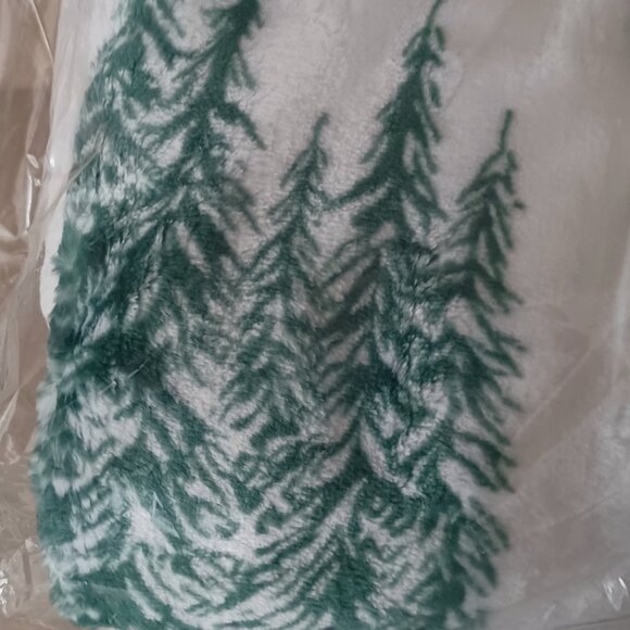 Charter Club Cozy Plush Throws - Picture 6 of 6